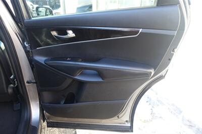 2017 Kia Sorento LX - Photo 17 - Newark, NJ 07104