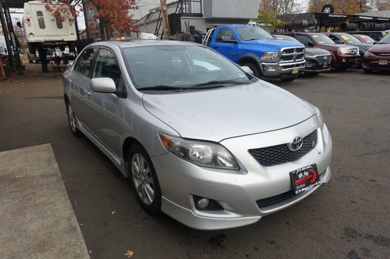 2009 Toyota Corolla S photo 3