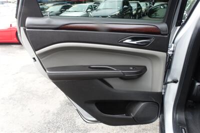 2011 Cadillac SRX Luxury   - Photo 12 - Newark, NJ 07104