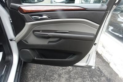 2011 Cadillac SRX Luxury   - Photo 15 - Newark, NJ 07104