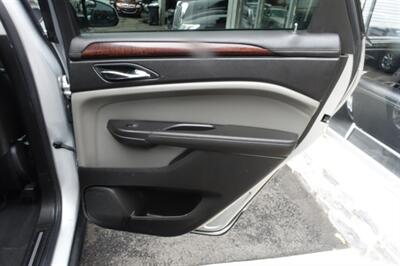 2011 Cadillac SRX Luxury   - Photo 17 - Newark, NJ 07104