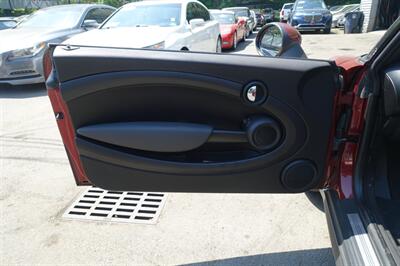 2009 MINI Cooper   - Photo 10 - Newark, NJ 07104