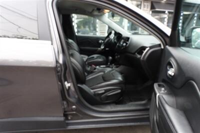2019 Jeep Cherokee Latitude Plus   - Photo 14 - Newark, NJ 07104