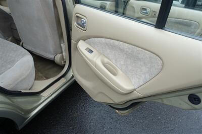 2002 Nissan Sentra CA   - Photo 17 - Newark, NJ 07104