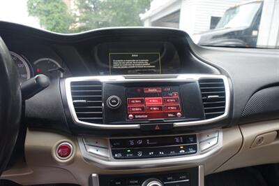 2013 Honda Accord EX-L w/Navi   - Photo 19 - Newark, NJ 07104