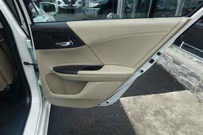 2013 Honda Accord EX-L w/Navi   - Photo 17 - Newark, NJ 07104