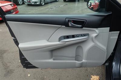 2012 Toyota Camry Hybrid XLE   - Photo 10 - Newark, NJ 07104