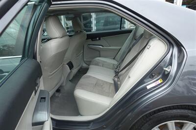 2012 Toyota Camry Hybrid XLE   - Photo 11 - Newark, NJ 07104