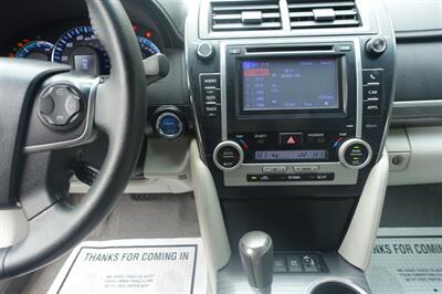 2012 Toyota Camry Hybrid XLE   - Photo 18 - Newark, NJ 07104