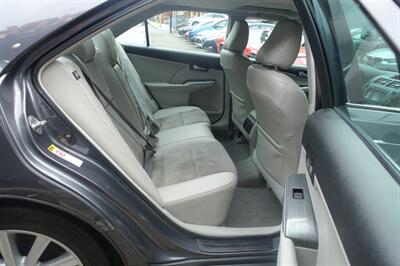 2012 Toyota Camry Hybrid XLE   - Photo 16 - Newark, NJ 07104