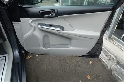 2012 Toyota Camry Hybrid XLE   - Photo 15 - Newark, NJ 07104