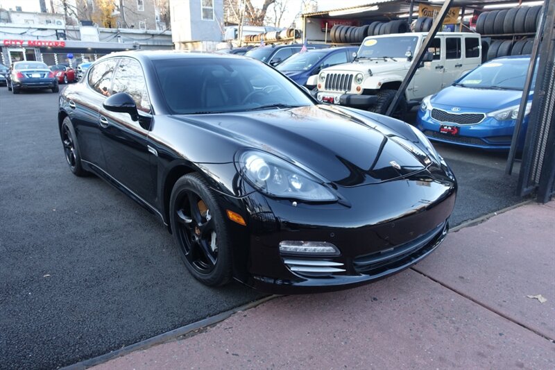 2013 Porsche Panamera S photo 3