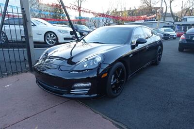 Porsche Panamera's photo