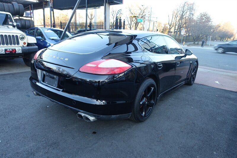 2013 Porsche Panamera S photo 8