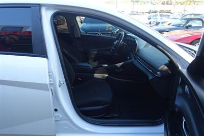 2024 Hyundai ELANTRA SEL - Photo 14 - Newark, NJ 07104