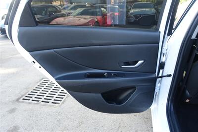 2024 Hyundai ELANTRA SEL - Photo 12 - Newark, NJ 07104