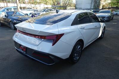 2024 Hyundai ELANTRA SEL - Photo 8 - Newark, NJ 07104