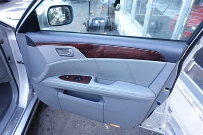 2008 Toyota Avalon Limited   - Photo 16 - Newark, NJ 07104