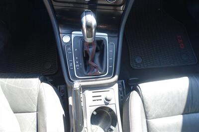 2015 Volkswagen Golf GTI S   - Photo 19 - Newark, NJ 07104