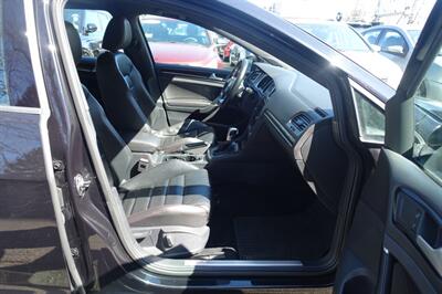 2015 Volkswagen Golf GTI S   - Photo 14 - Newark, NJ 07104