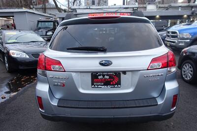 2013 Subaru Outback 2.5i Premium   - Photo 7 - Newark, NJ 07104