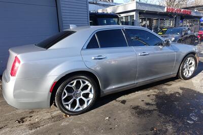 2017 Chrysler 300C Platinum   - Photo 5 - Newark, NJ 07104