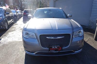 2017 Chrysler 300C Platinum   - Photo 2 - Newark, NJ 07104