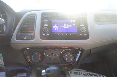 2020 Honda HR-V LX - Photo 18 - Newark, NJ 07104