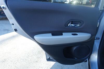 2020 Honda HR-V LX - Photo 12 - Newark, NJ 07104
