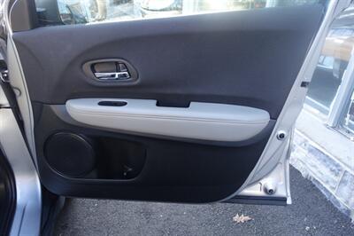 2020 Honda HR-V LX - Photo 15 - Newark, NJ 07104