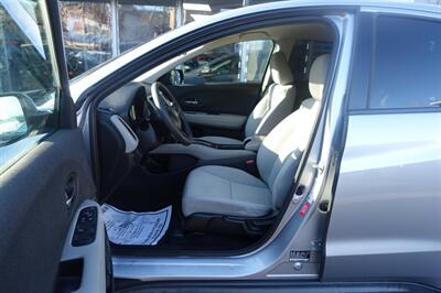 2020 Honda HR-V LX - Photo 9 - Newark, NJ 07104