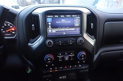 2021 Chevrolet Silverado 1500 LT Trail Boss   - Photo 18 - Newark, NJ 07104