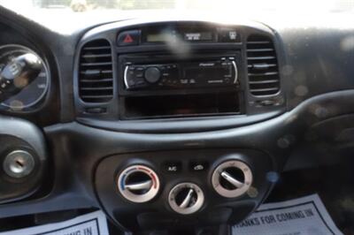 2010 Hyundai ACCENT GS   - Photo 16 - Newark, NJ 07104