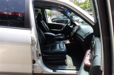 2005 Acura MDX Touring   - Photo 14 - Newark, NJ 07104