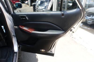 2005 Acura MDX Touring   - Photo 17 - Newark, NJ 07104