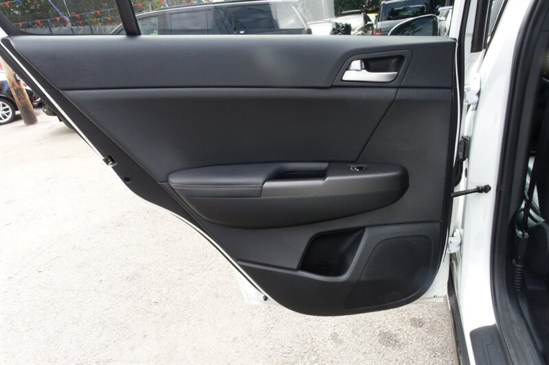 2020 Kia Sportage S photo 11
