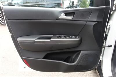 2020 Kia Sportage S   - Photo 10 - Newark, NJ 07104