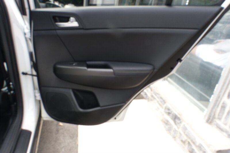 2020 Kia Sportage S photo 16