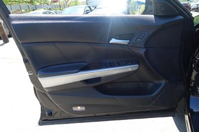 2015 Honda Crosstour EX-L V6 - Photo 10 - Newark, NJ 07104