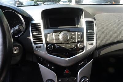 2013 Chevrolet Cruze LT Turbo - Photo 18 - Newark, NJ 07104