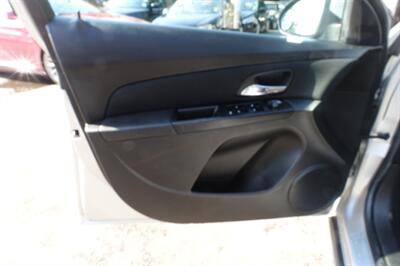 2013 Chevrolet Cruze LT Turbo - Photo 10 - Newark, NJ 07104