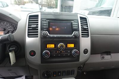 2017 Nissan Frontier SV   - Photo 18 - Newark, NJ 07104