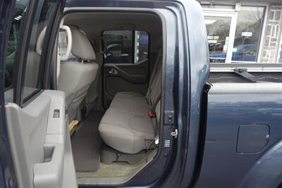 2017 Nissan Frontier SV   - Photo 11 - Newark, NJ 07104