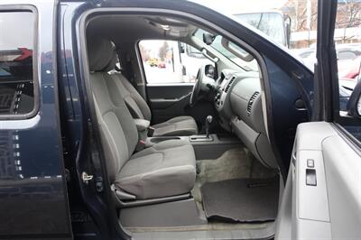 2017 Nissan Frontier SV   - Photo 14 - Newark, NJ 07104