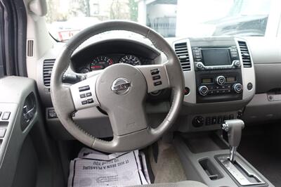 2017 Nissan Frontier SV   - Photo 13 - Newark, NJ 07104