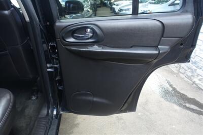 2008 Chevrolet Trailblazer SS   - Photo 17 - Newark, NJ 07104