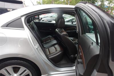 2015 Chevrolet Cruze LTZ Auto   - Photo 16 - Newark, NJ 07104