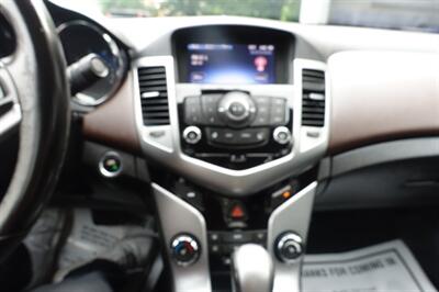 2015 Chevrolet Cruze LTZ Auto   - Photo 18 - Newark, NJ 07104