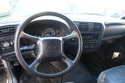 2001 Chevrolet S-10   - Photo 11 - Newark, NJ 07104