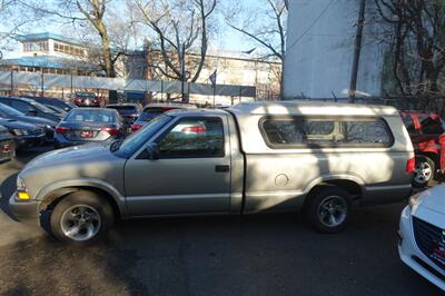 2001 Chevrolet S-10   - Photo 4 - Newark, NJ 07104